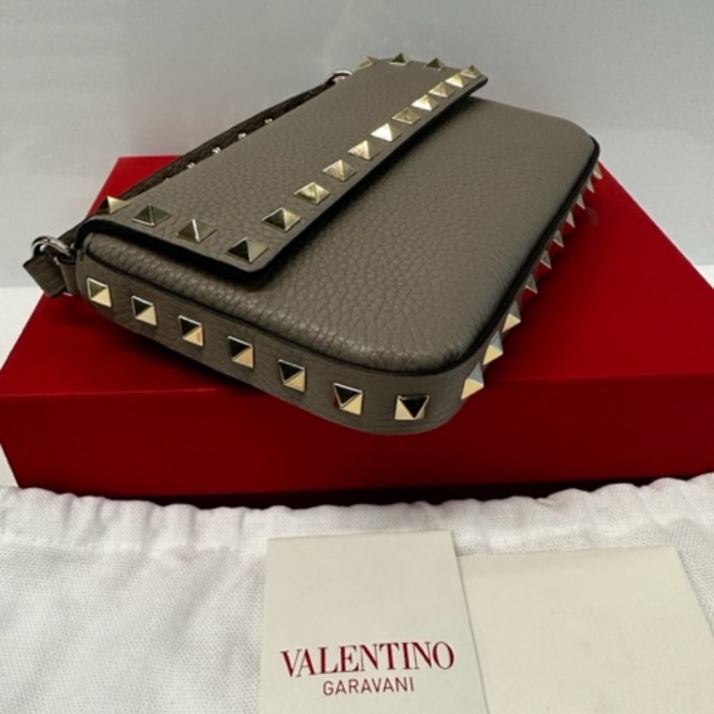 Brand new Valentino Mini Rockstud Pouch w Strap - Picture 2 of 6